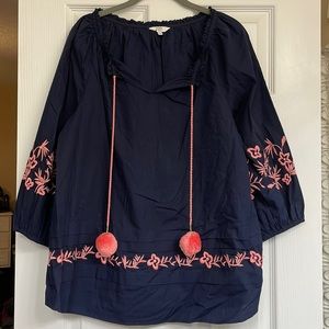 LAST CHANCE Crown&Ivy embroidered top